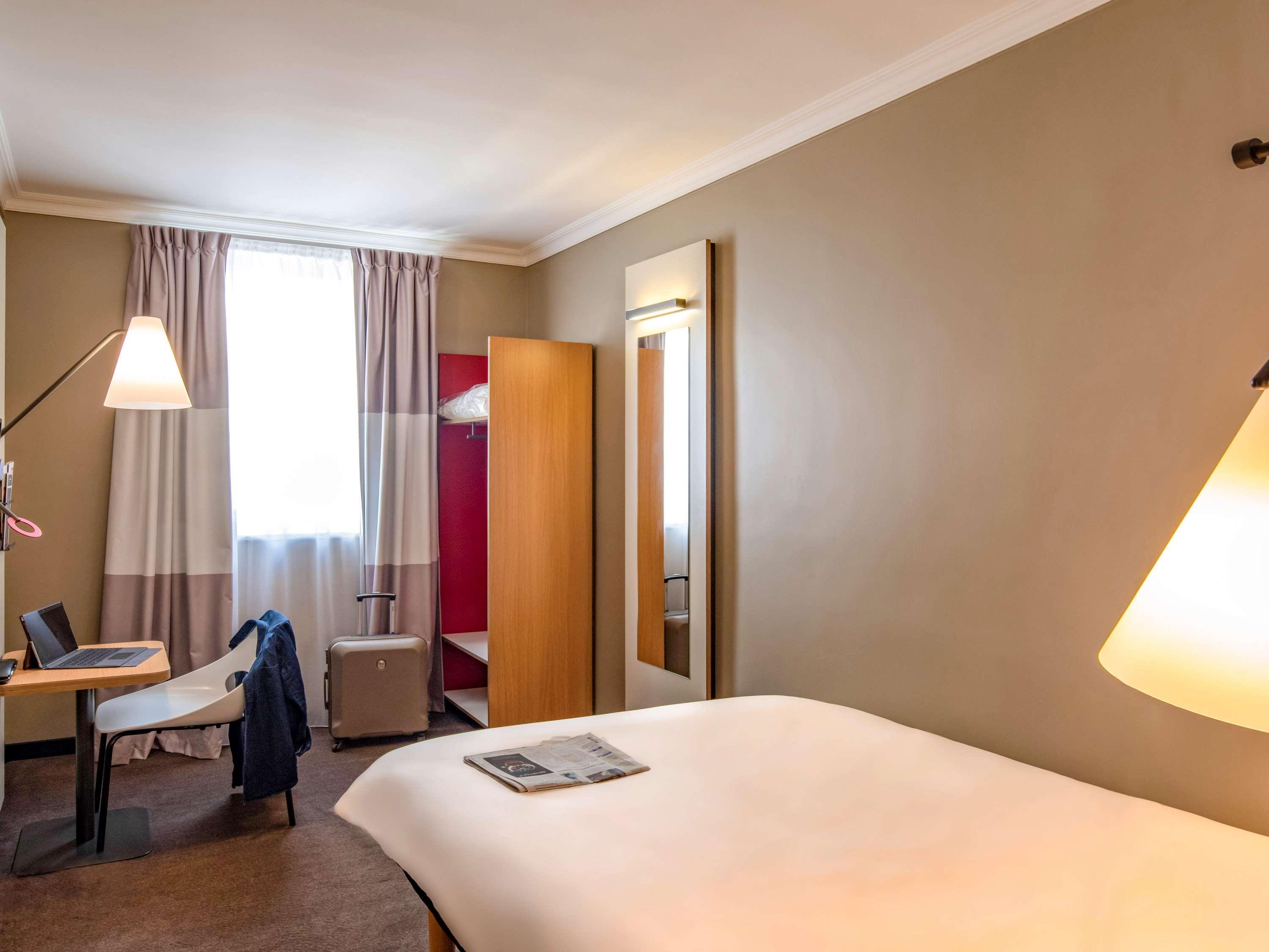 Hotel Ibis Paris Tour Montparnasse 15Eme Zewnętrze zdjęcie